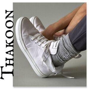 NIB Thakoon Pull-On High Top Sneaker